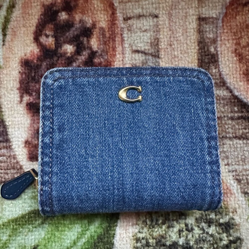 Coach Essential Denim Bifold Wallet Zip around